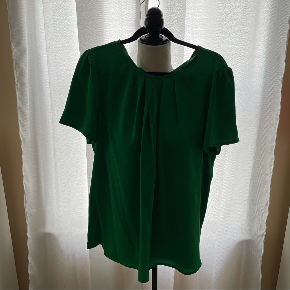 Green Solid Pleated Detail Puff Sleeve Blouse - Picture 5 of 7